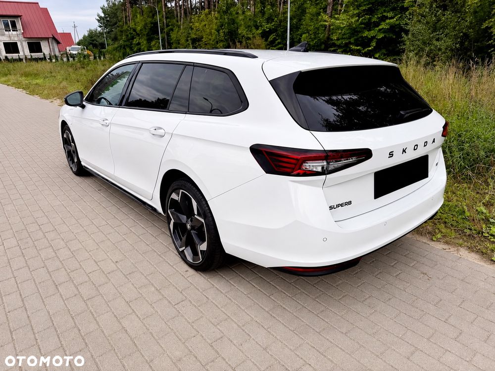 Skoda Superb 1.5 TSI Plug-in Hybrid Sportline DSG - 4