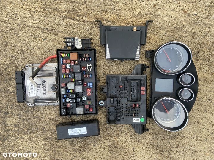 Sterownik komputer silnika Opel Insignia A 2.0 CDTI AAP9 - 1