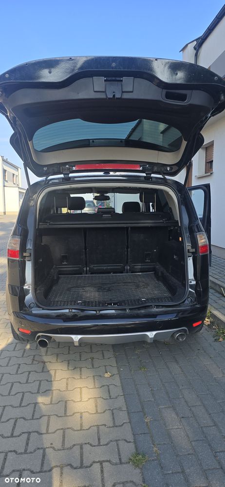 Ford S-Max - 12