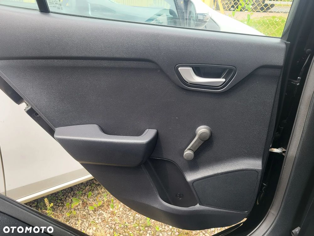 Kia Rio - 22