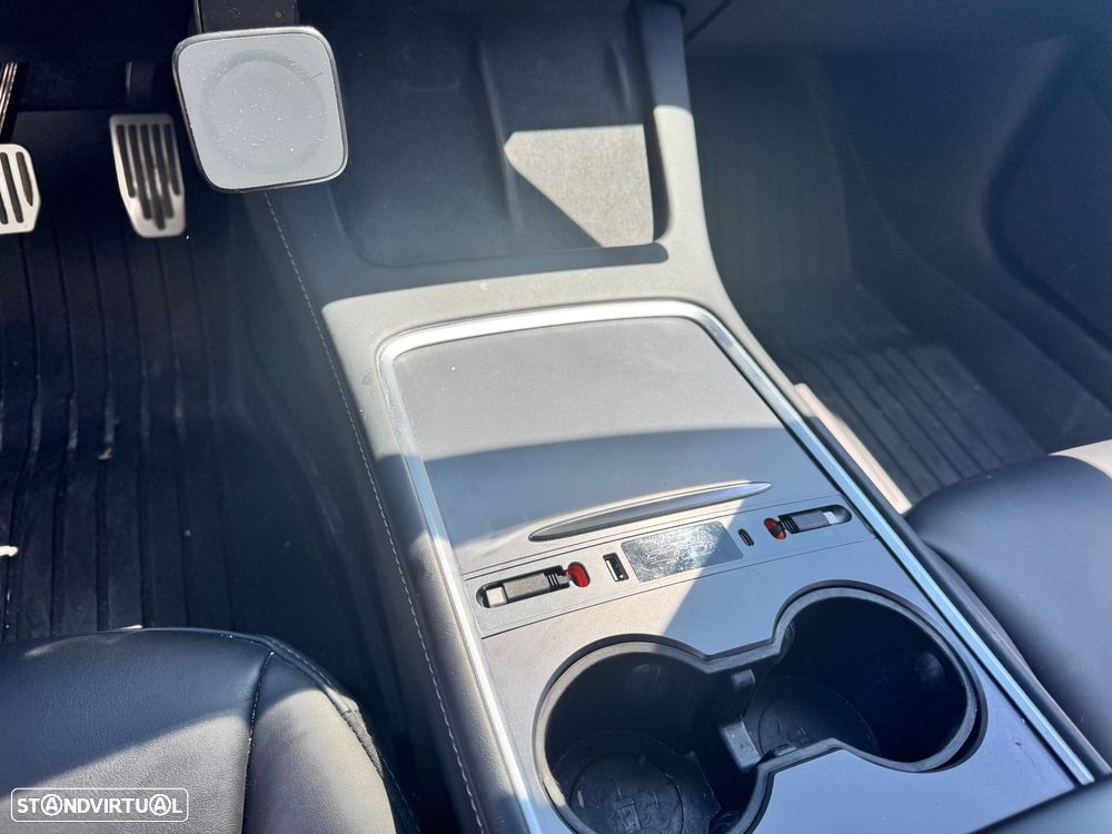 Tesla Model 3 - 9