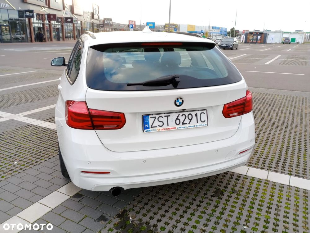 BMW Seria 3 318i - 11