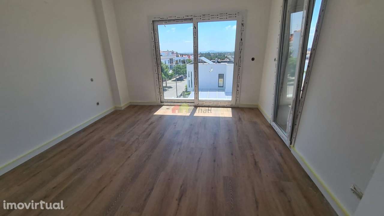 Apartamento T1 c/ arrecadação em Vale de Milhaços - Grande imagem: 2/16