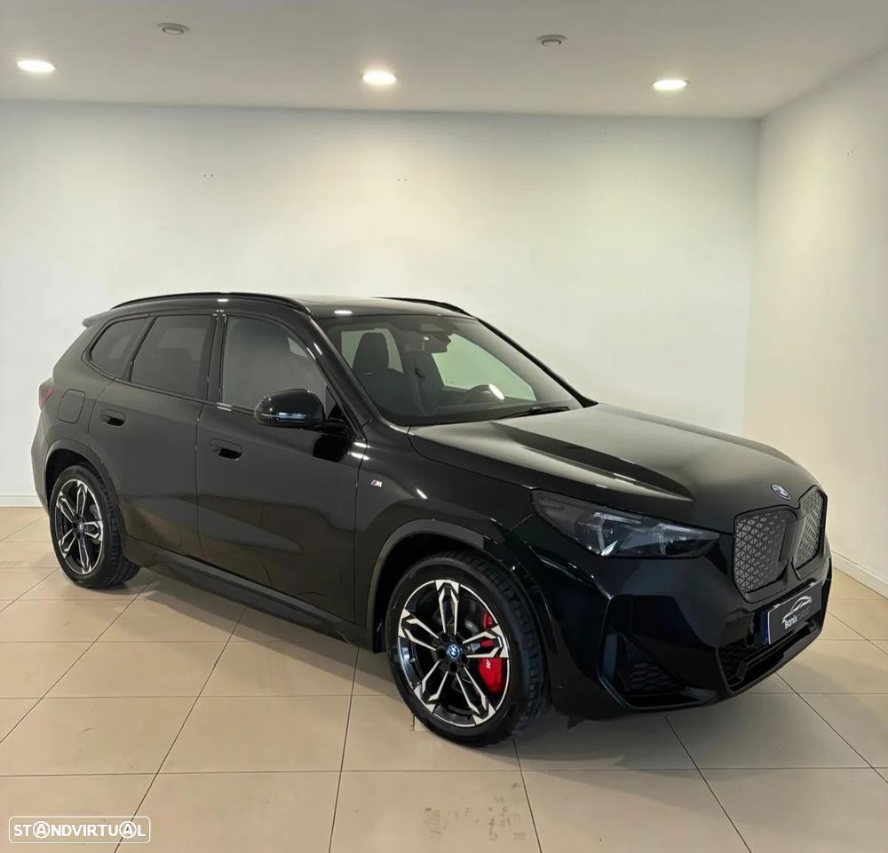 BMW iX1 eDrive20 Pack Desportivo M Pro - 1