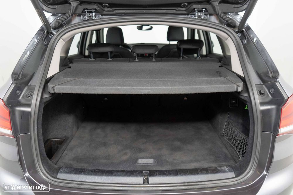BMW X1 25 e xDrive Corporate Edition - 12