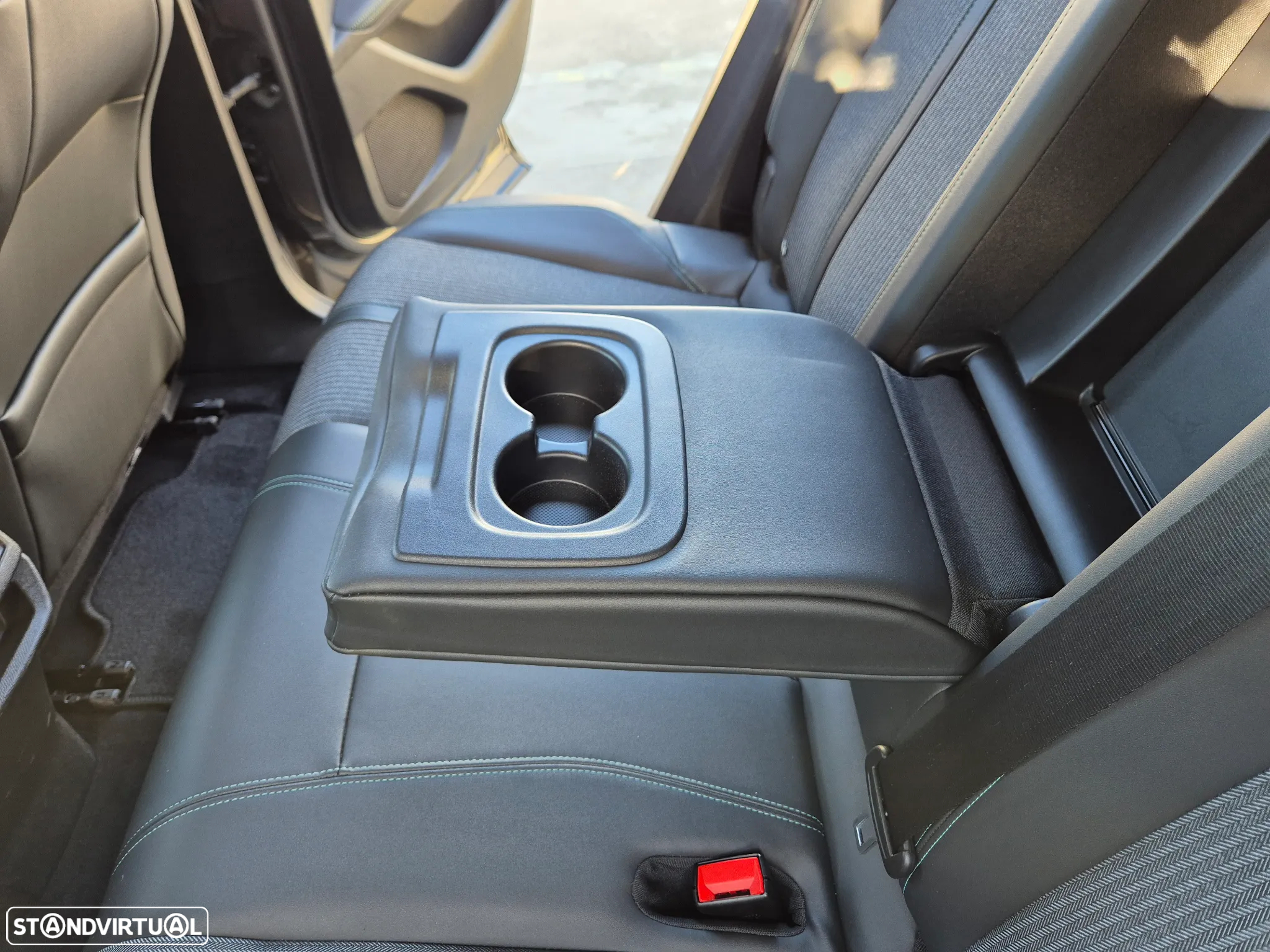 Peugeot 3008 1.6 Hybrid Allure Pack e-EAT8 - 52