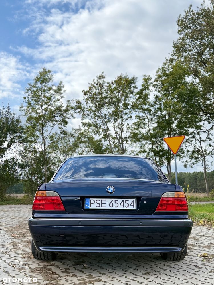BMW Seria 7 740i - 37