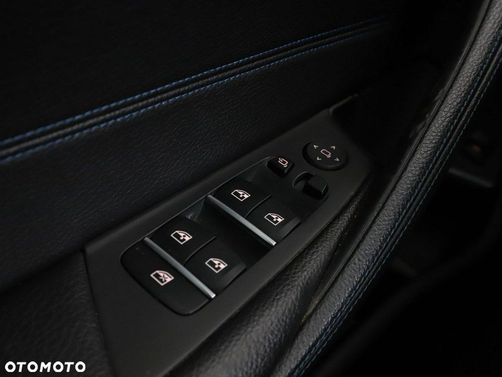 BMW Seria 5 520d xDrive M Sport Edition - 37
