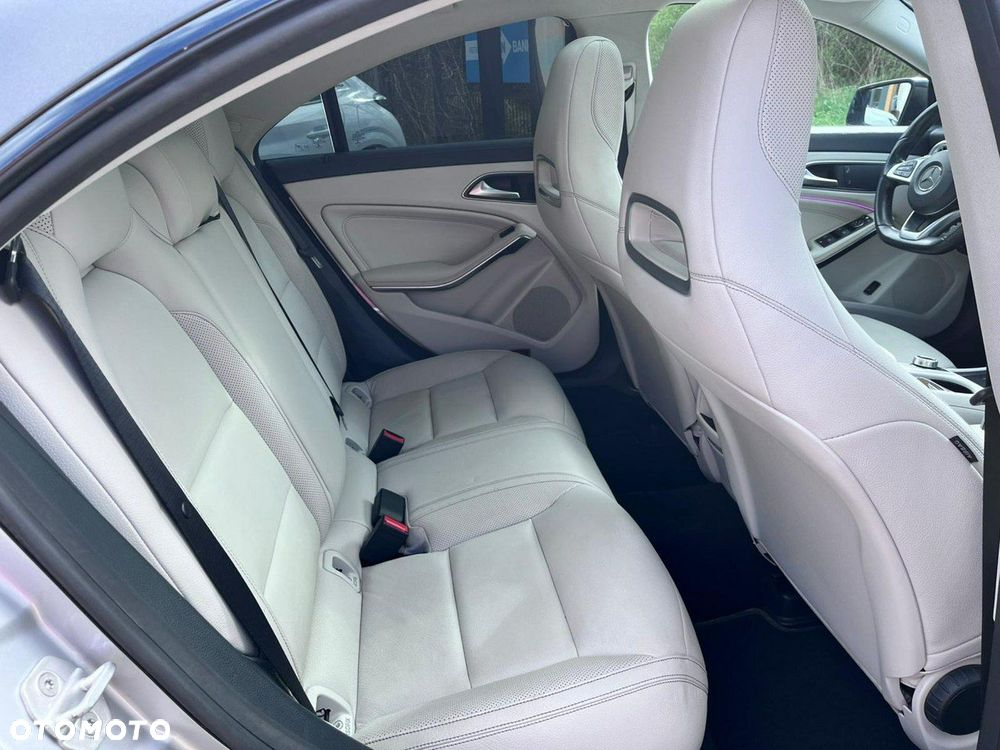 Mercedes-Benz CLA 45 AMG 4-Matic - 28