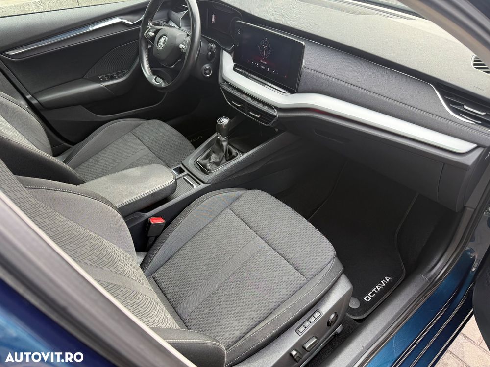 Skoda Octavia 2.0 TDI Premium Edition - 13