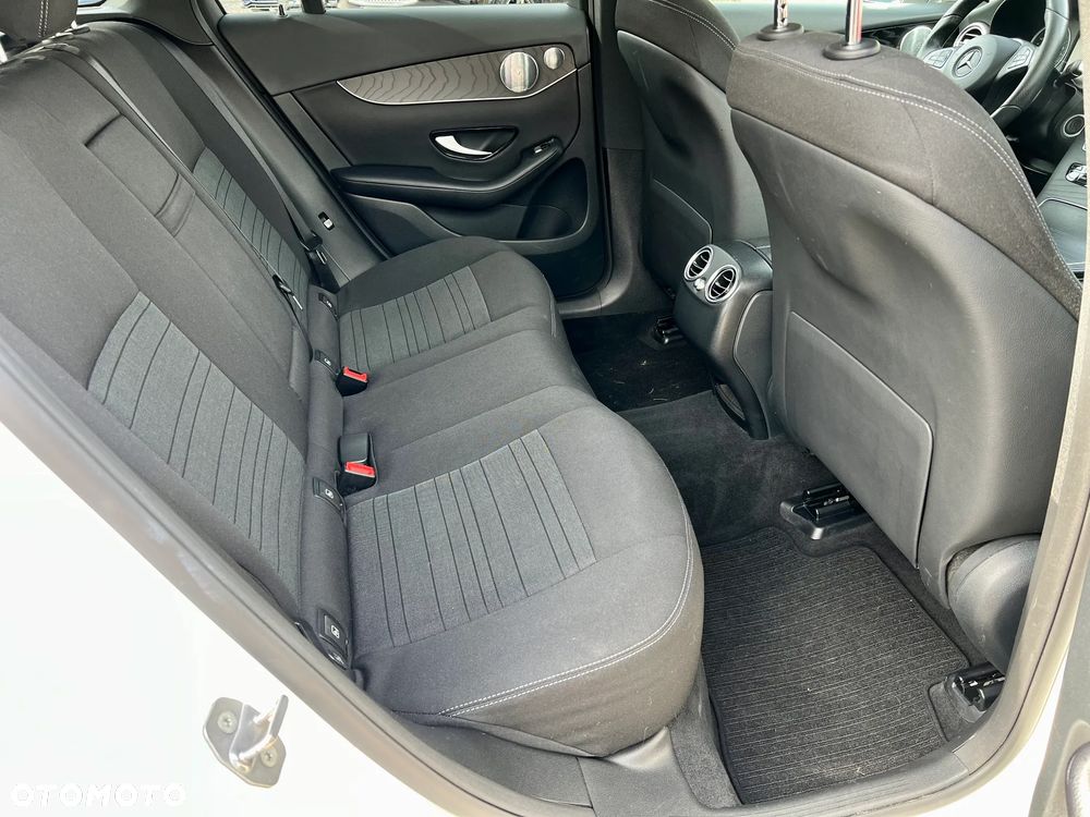 Mercedes-Benz GLC 350 d 4Matic 9G-TRONIC AMG Line - 29
