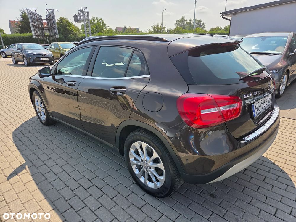 Mercedes-Benz GLA 200 7G-DCT Style - 4