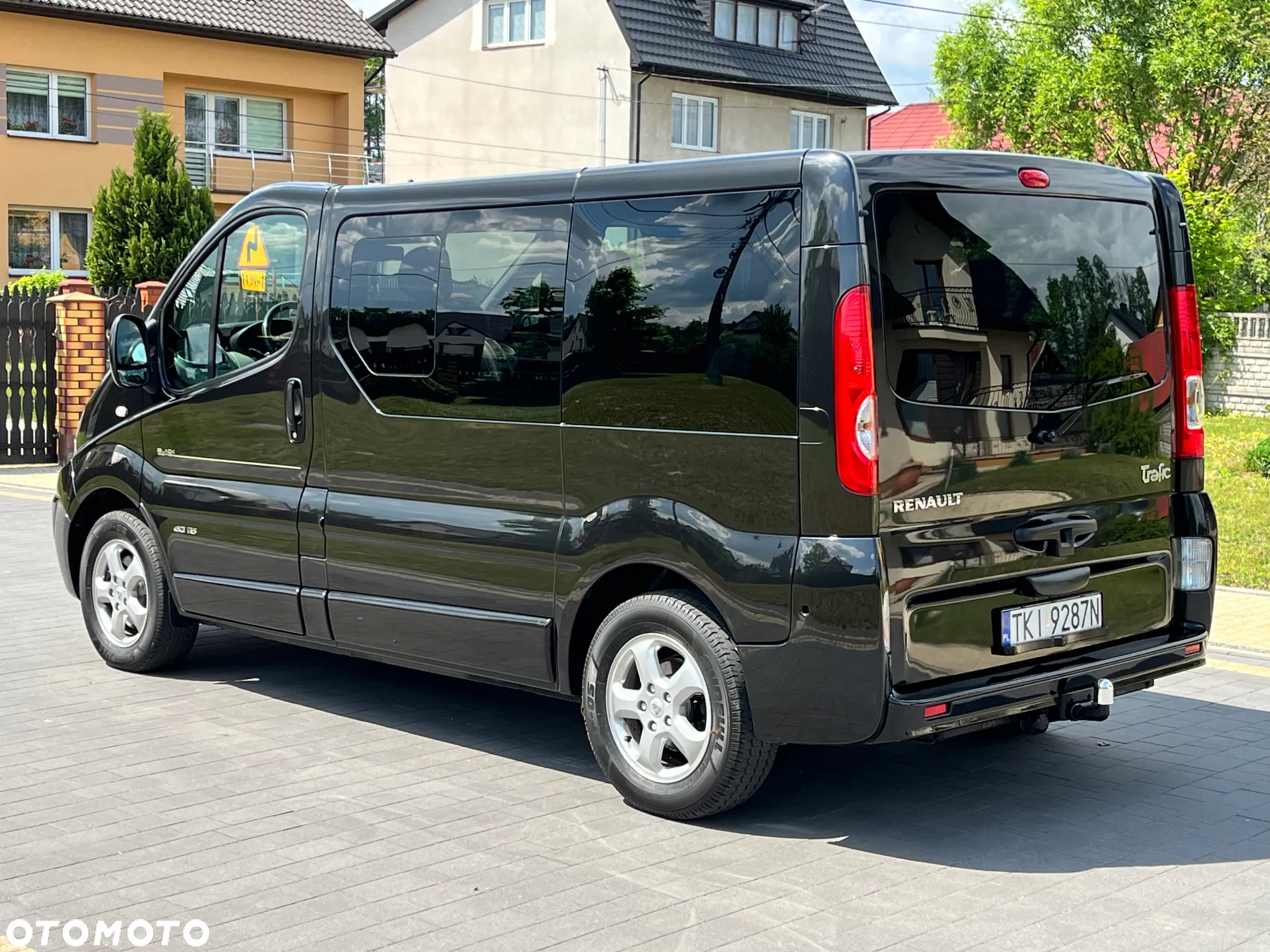 Renault Trafic Grand Passenger Black Edition - 7
