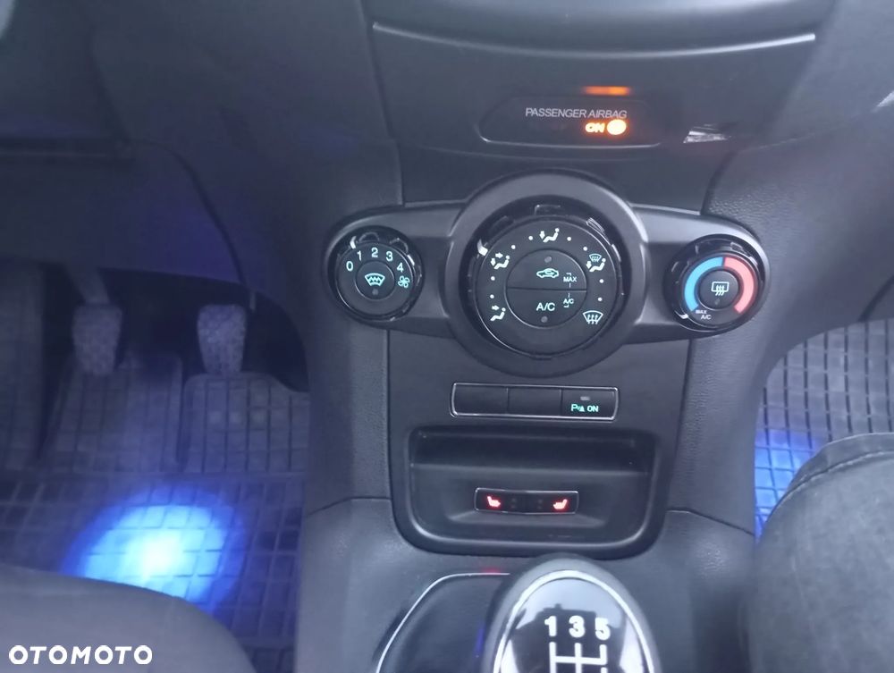 Ford Fiesta 1.0 Celebration - 9