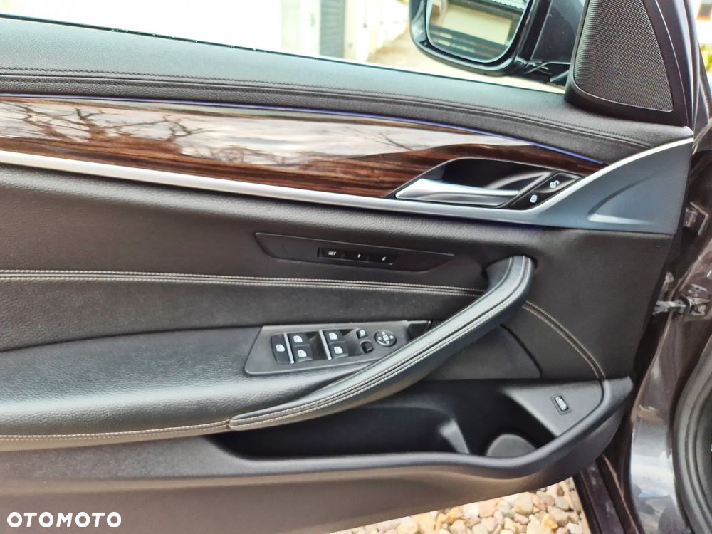 BMW Seria 5 520d xDrive Luxury Line - 26