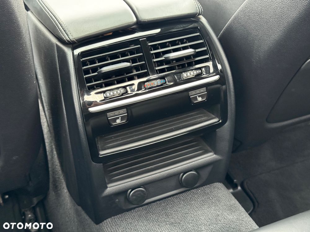 BMW Seria 5 520d Sport Line - 13