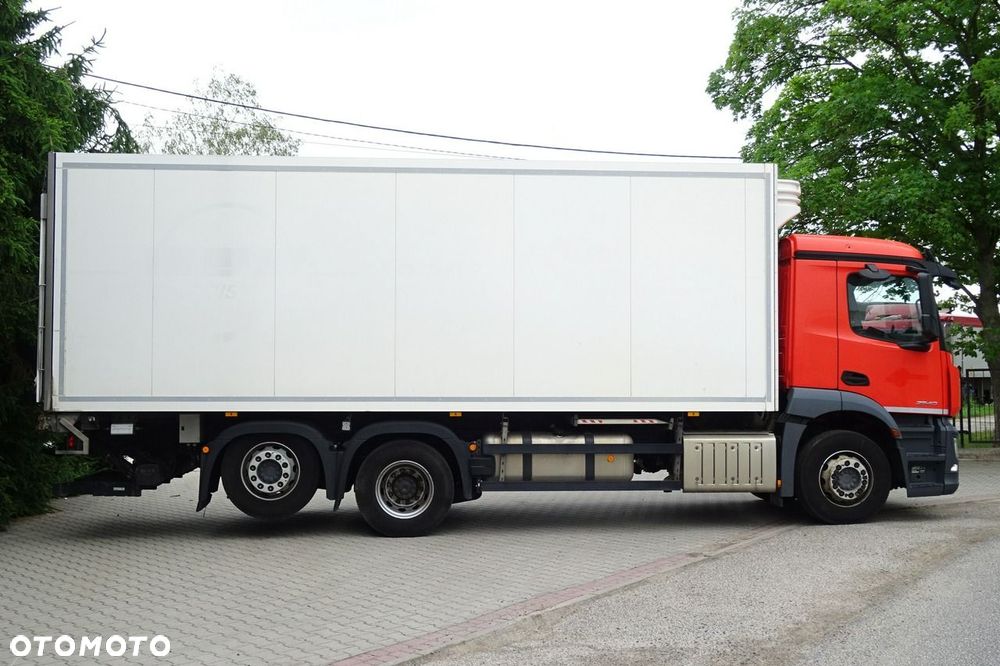 Mercedes-Benz Antos 2540 Sypialna euro 6 chłodni 3 osie podnoszona i skrętna - 25