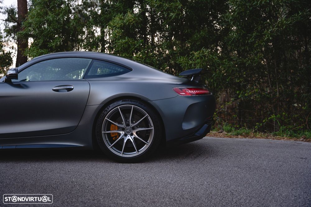 Mercedes-Benz AMG GT R - 14