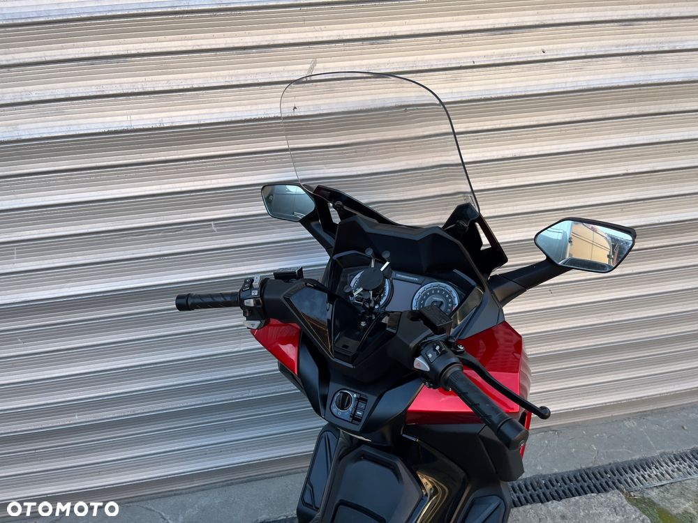 Honda NSS - 18