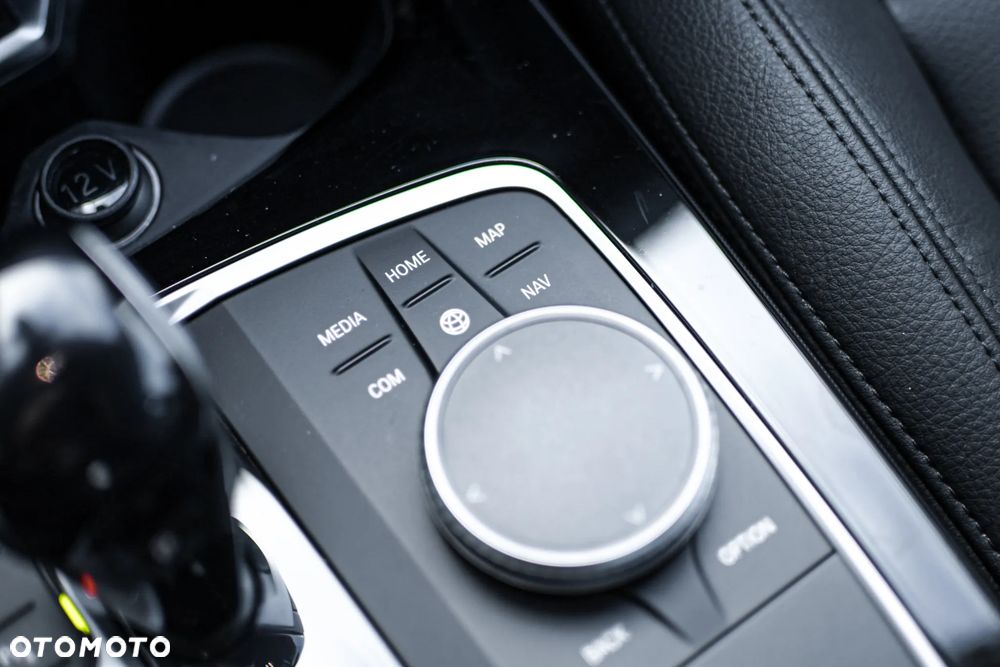 BMW Seria 2 218i Luxury Line - 25