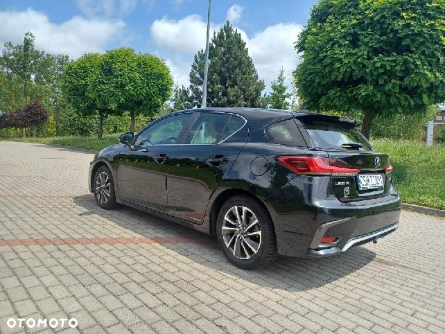 Lexus CT 200h Elegance - 4