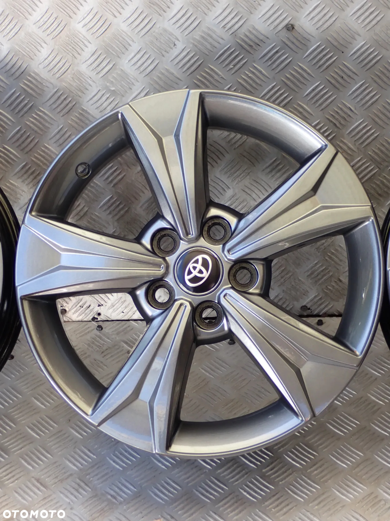 FELGI ALUMINIOWE  TOYOTA C-HR  6,5JX17  ET 45  5X114,3  PW457-10001  2700 ZŁ - 6
