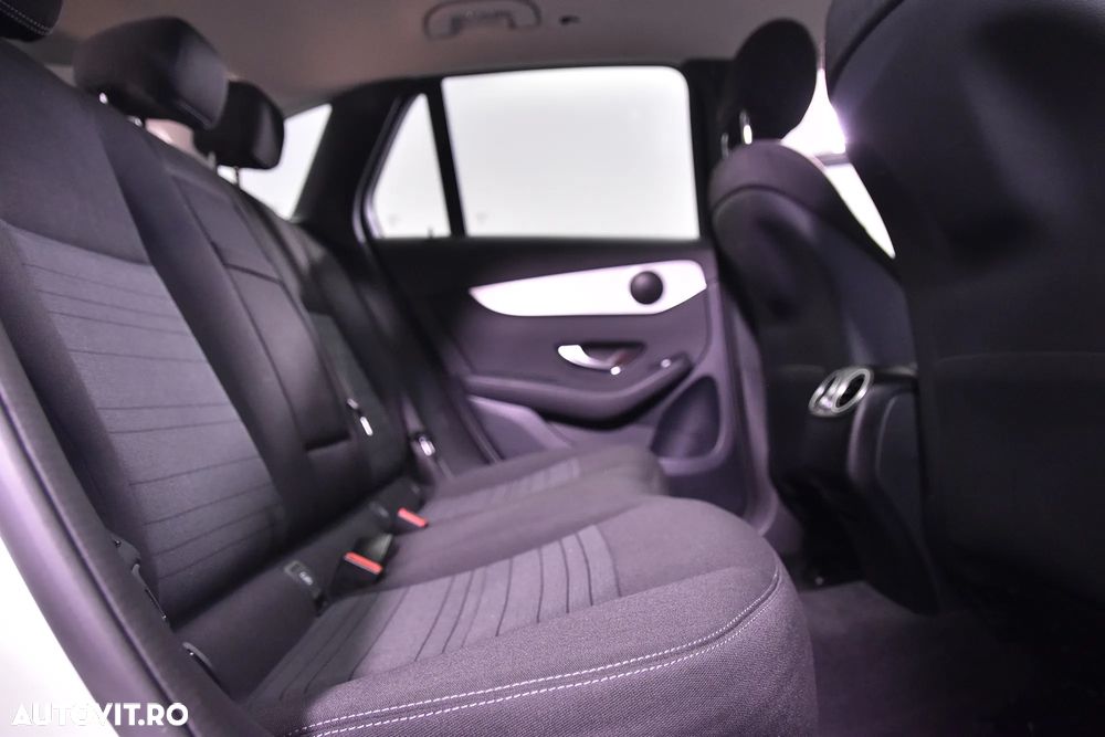 Mercedes-Benz GLC 300 e 4Matic 9G-TRONIC - 12