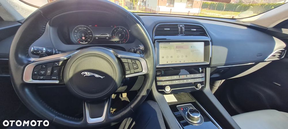 Jaguar F-Pace 20d Pure - 12