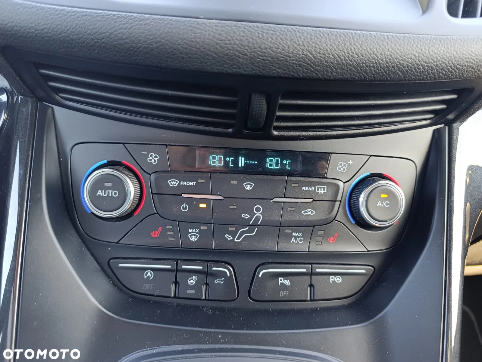 Ford Kuga 2.0 TDCi AWD ST-Line - 26