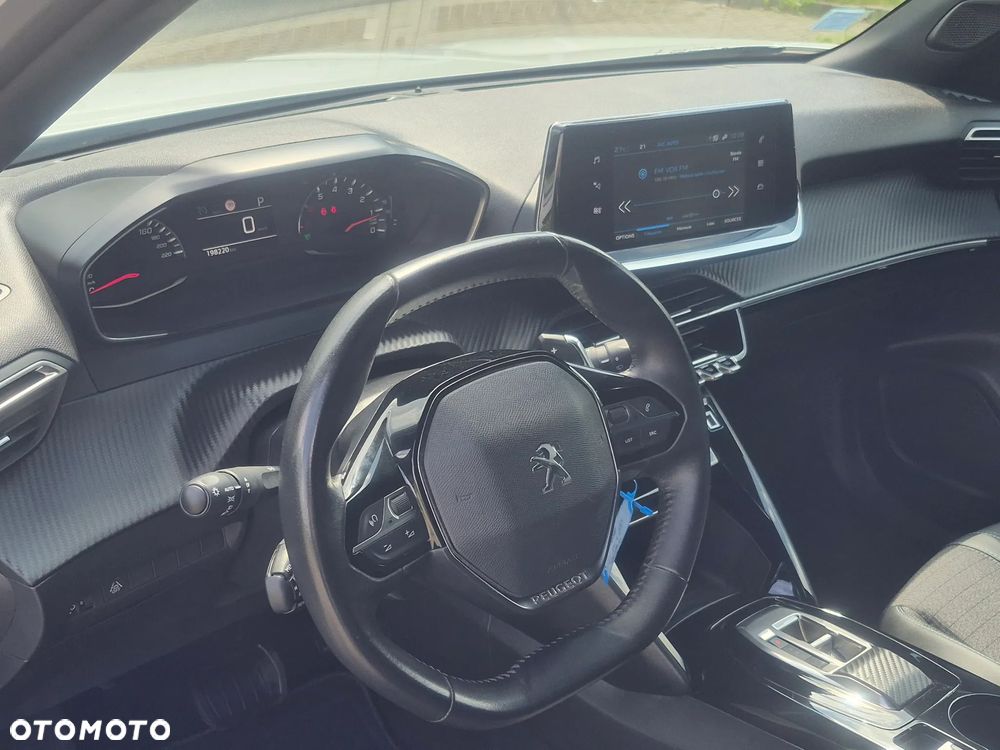 Peugeot 2008 1.5 BlueHDi Allure Pack S&S EAT8 - 20