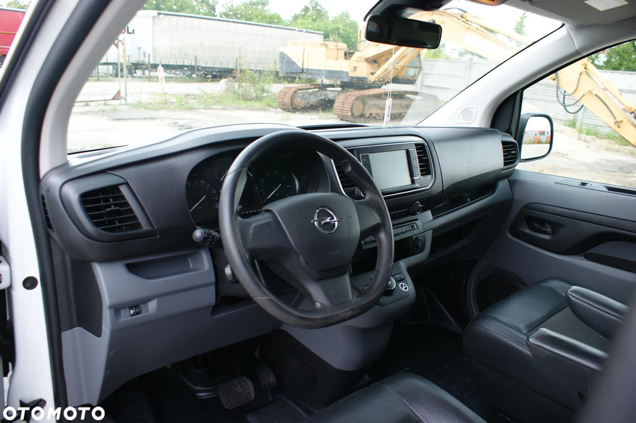 Opel Vivaro - 9