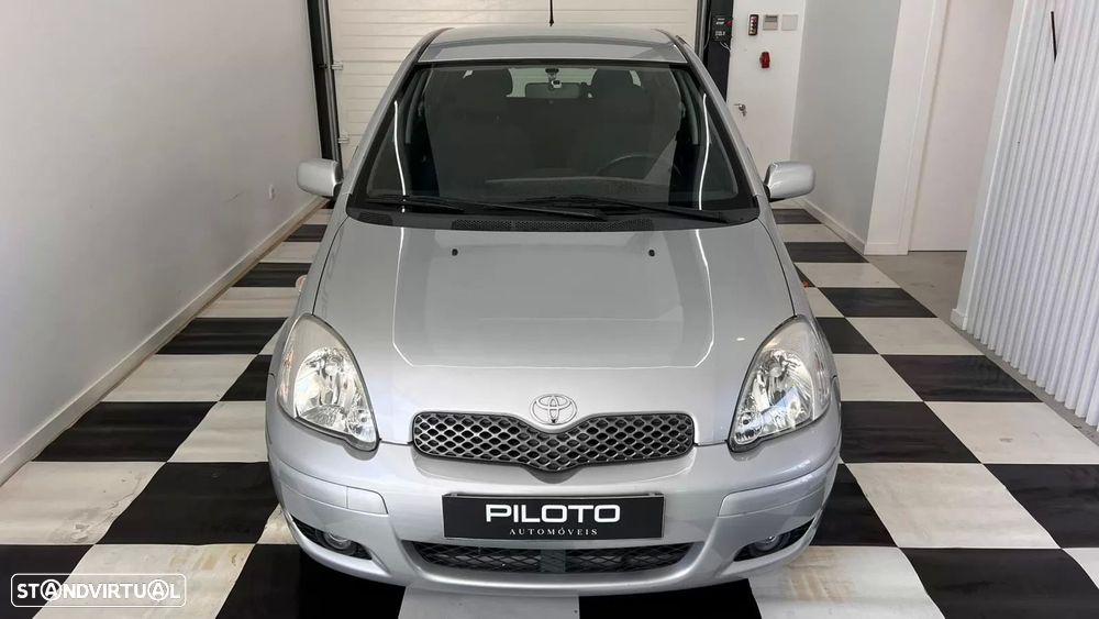 Toyota Yaris 1.0 Sol AC - 4