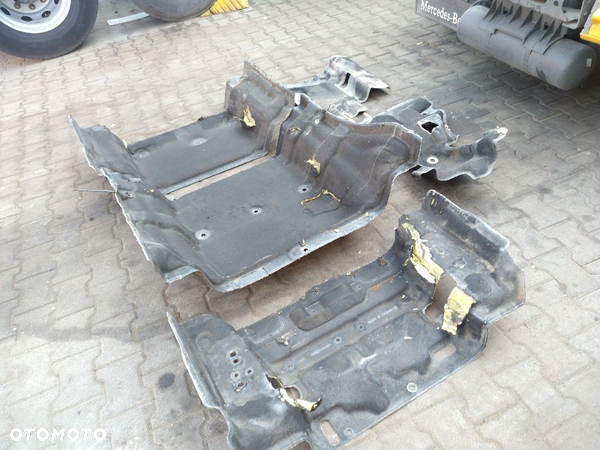 Wygłuszenie ekologia podbitka Mercedes Actros MP4 2.3