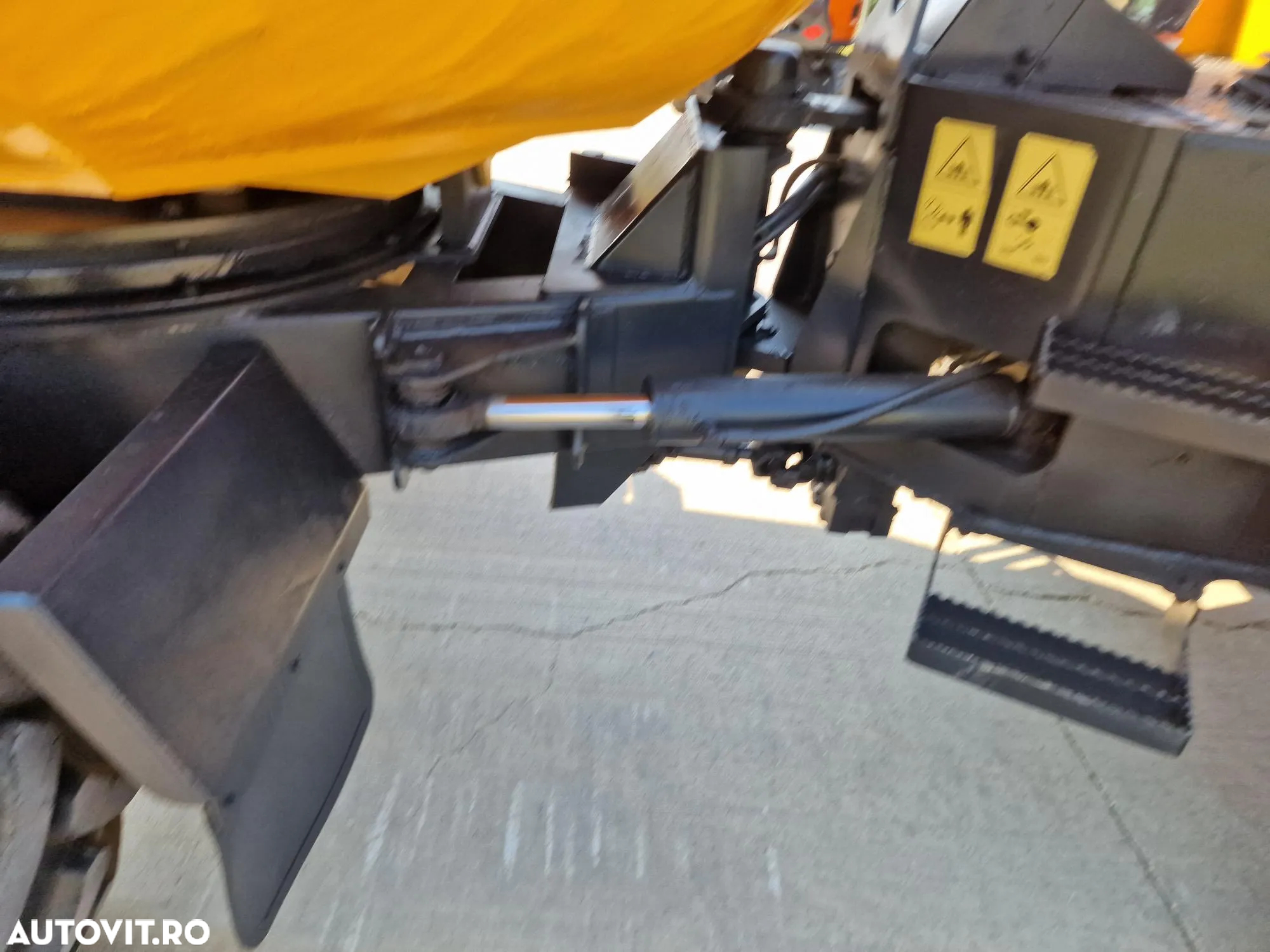 Alta DUMPER 6t TEREX, 4mc, 6t, basc LATERALA,  2.068h, 16900 EUR+tva, motor JCB 75CP, transmisie 4x4, produs in Anglia, Anvelope 90% bune, posiblitate leasing, CONDITIE FOARTE BUNA-PROMOTIE 16.900 EUR+Tva - 16