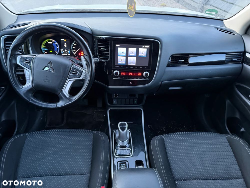 Mitsubishi Outlander Intense + - 2