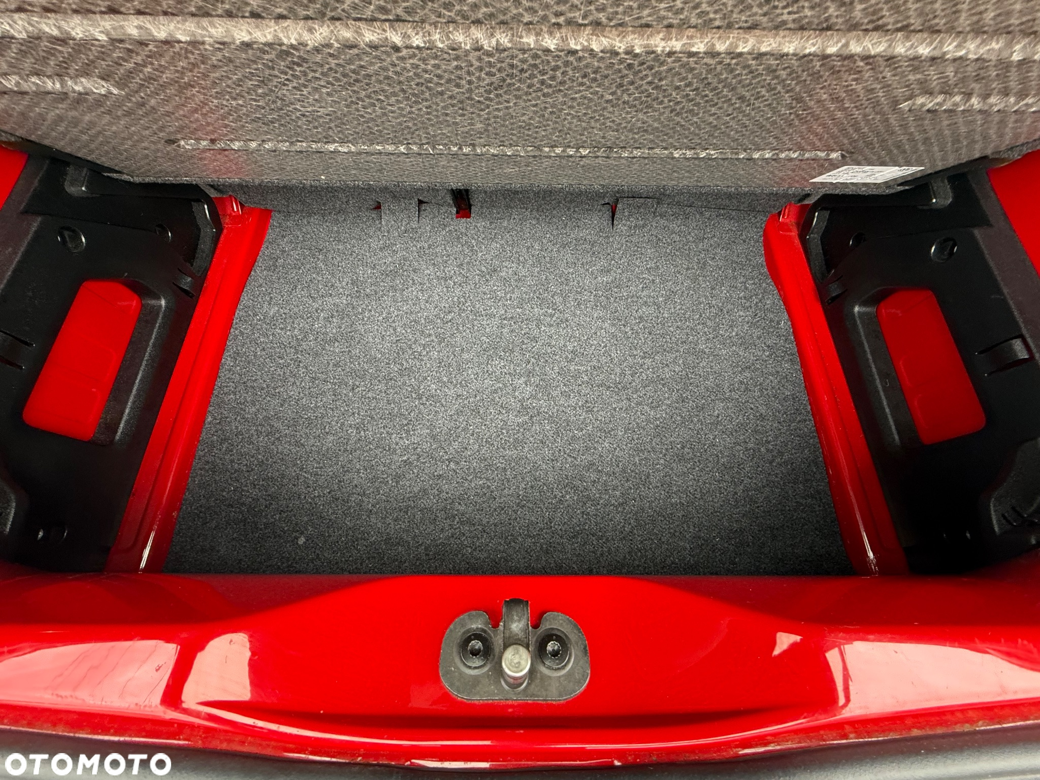Volkswagen up! colour fortana red - 8