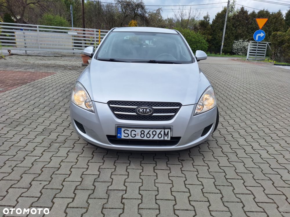 Kia Ceed - 22