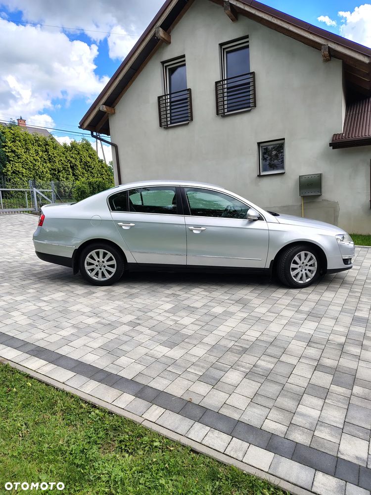 Volkswagen Passat 2.0 TDI DPF Comfortline - 28