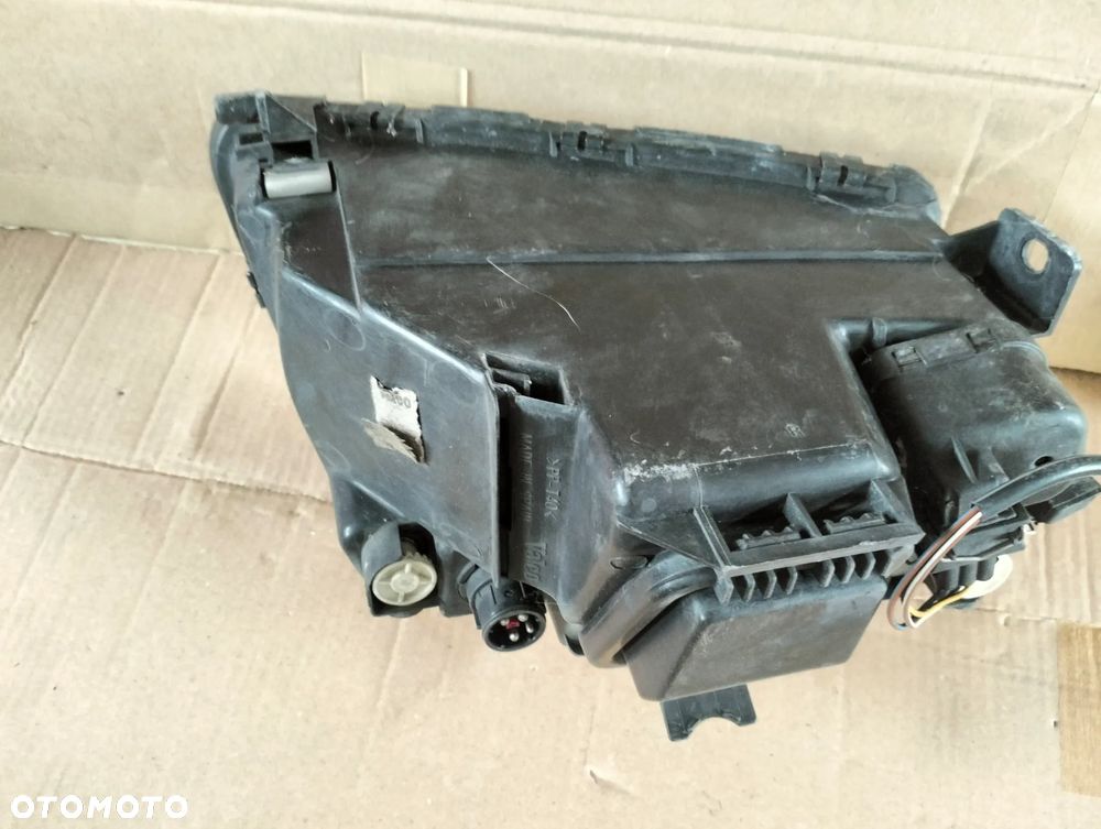 Audi a4 B5 lampa przód lewa valeo orginał - 3