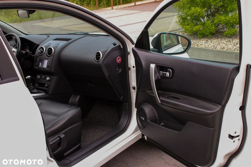 Nissan Qashqai 2.0 dCi DPF tekna - 21