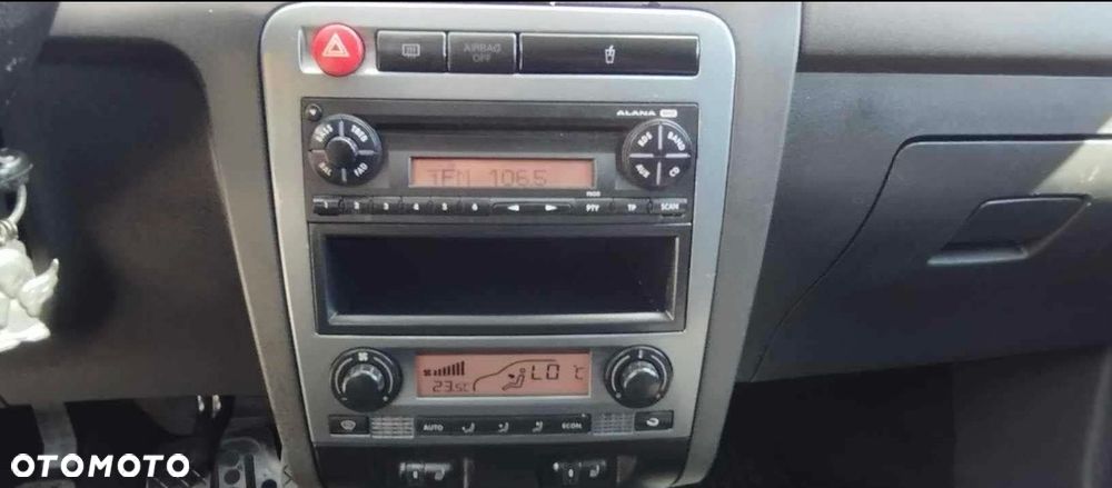 Seat Ibiza 1.4 16V 100 Sport - 11
