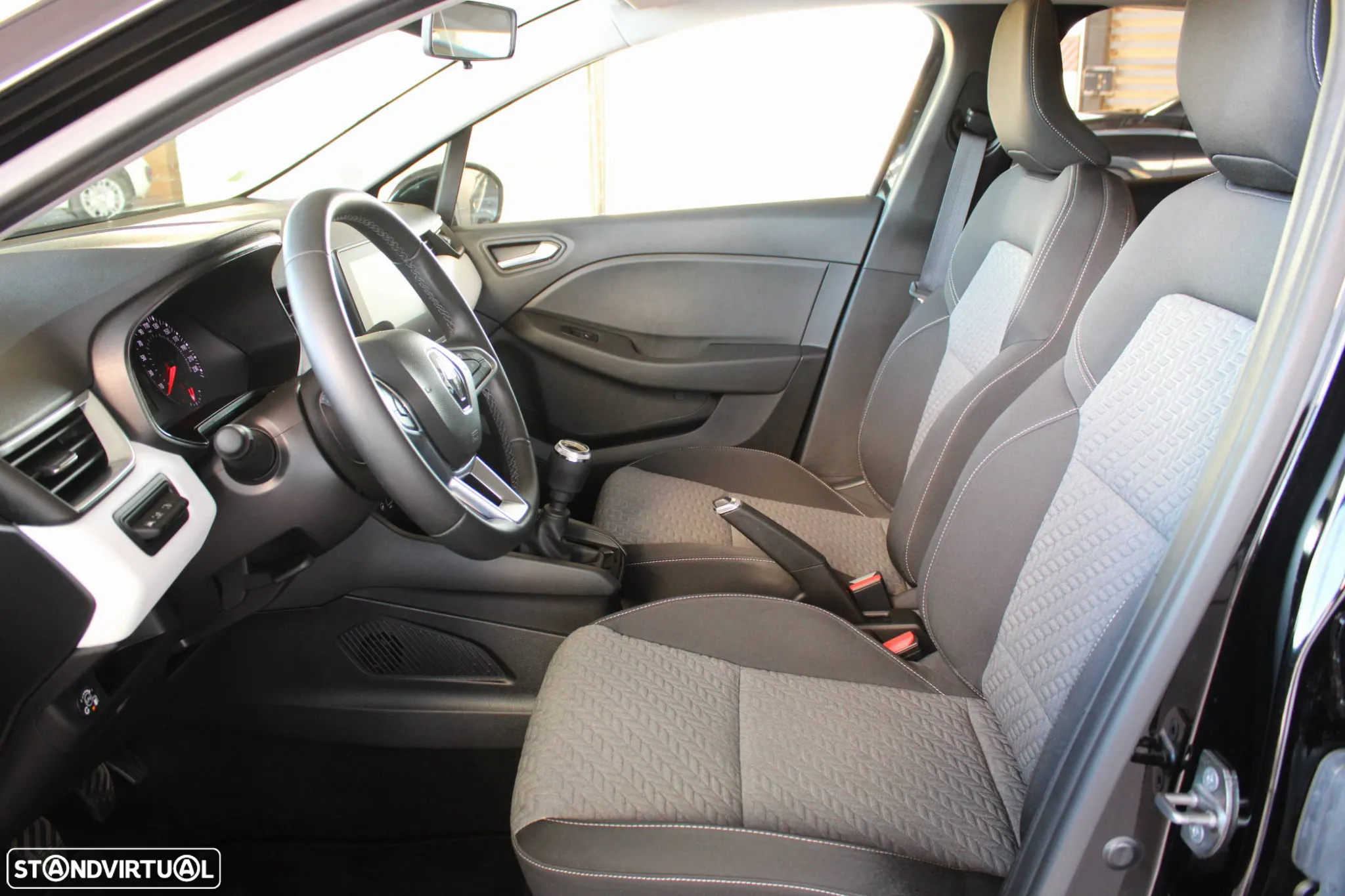 Renault Clio 1.0 TCe Evolution Bi-Fuel - 11