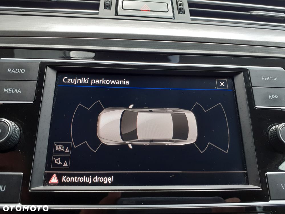 Volkswagen Passat - 20