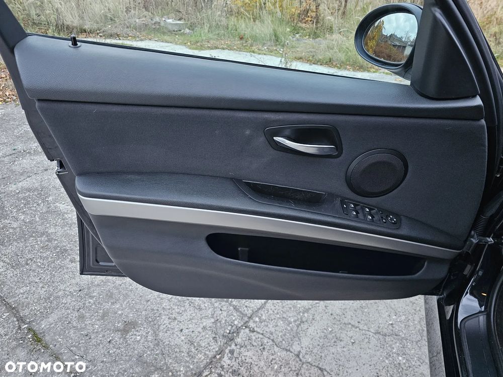 BMW Seria 3 318i - 14