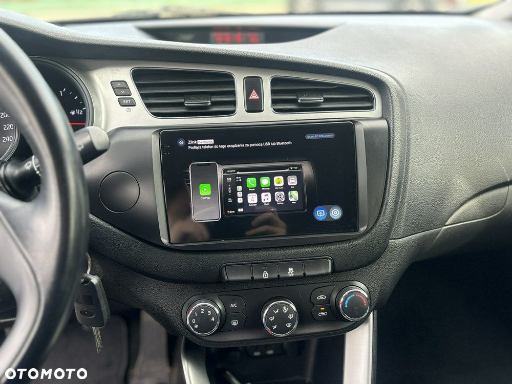 Kia Ceed - 11