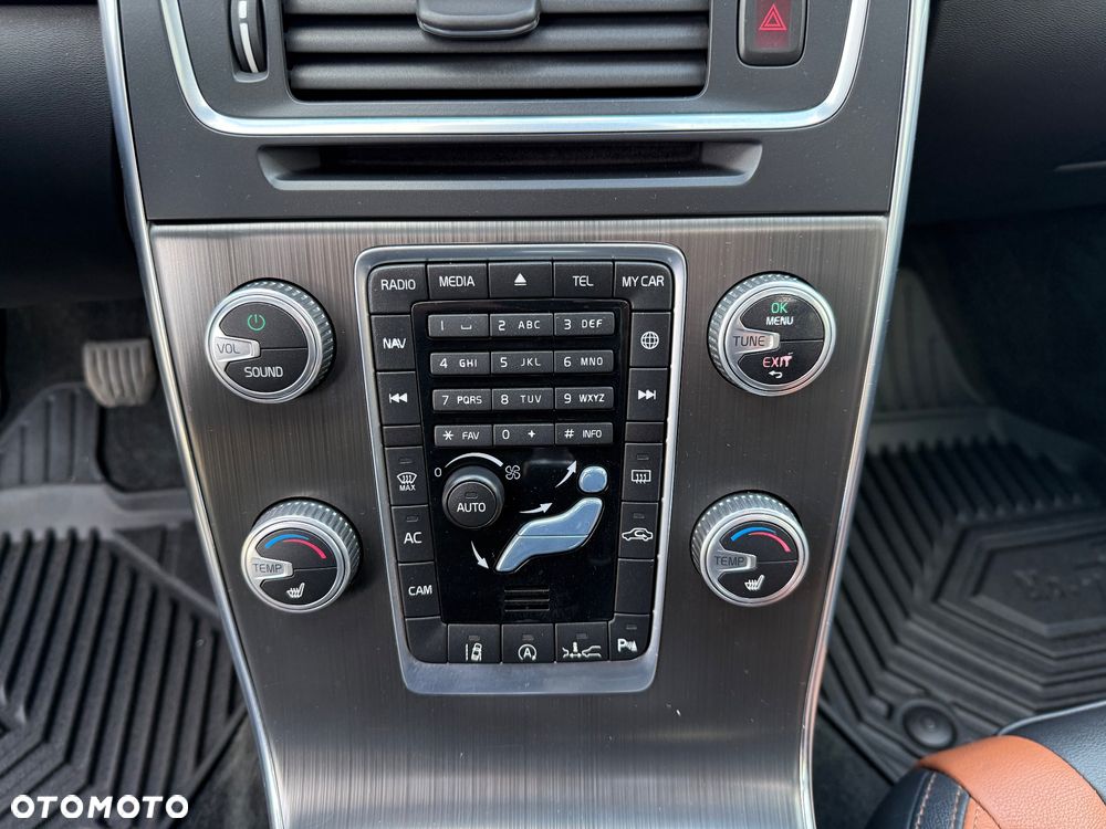 Volvo V60 Cross Country D4 Drive-E Summum - 35