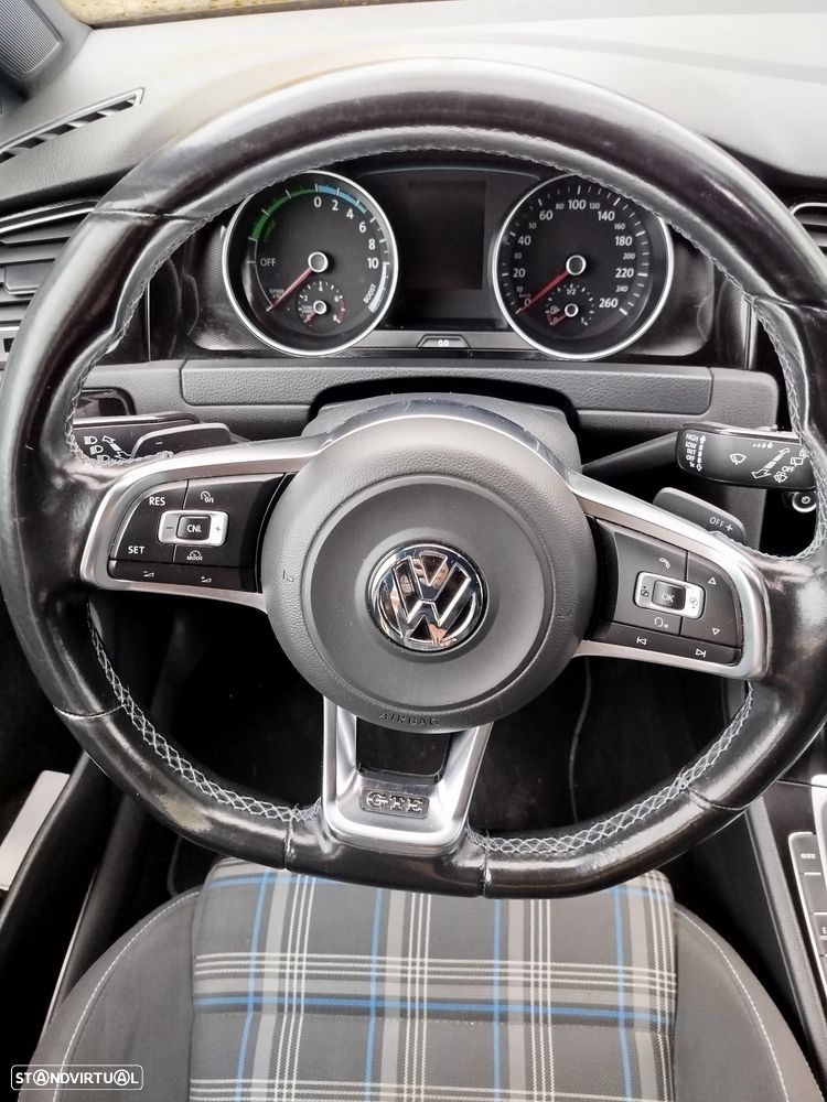 VW Golf 1.4 GTE Plug-in - 11