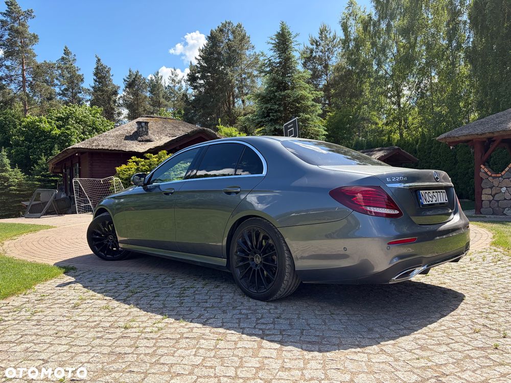 Mercedes-Benz Klasa E 220 d 4-Matic 9G-TRONIC - 3