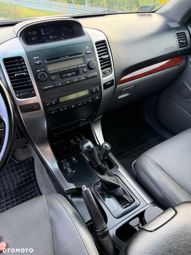Toyota Land Cruiser - 14