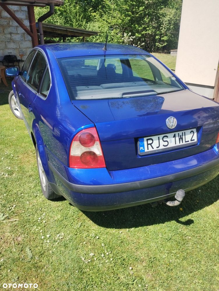 Volkswagen Passat - 4